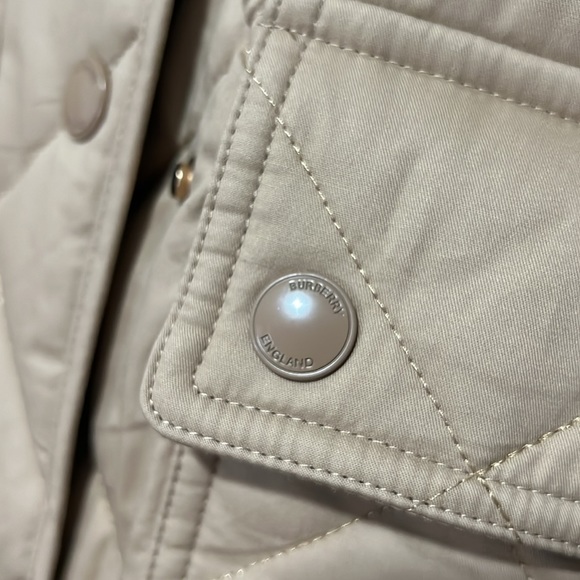NWT Burberry tan quilted jacket coat with removable Sherpa neck lining, size S - Picture 3 of 11